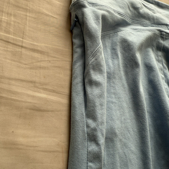 Victoria’s Secret Pink Yoga Ankle Leggings Blue Mesh Size Large Zip Pocket - Picture 9 of 12